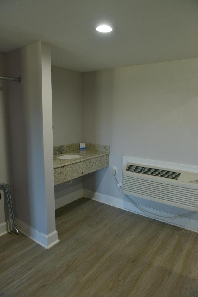 King Suite - Non-Smoking interior